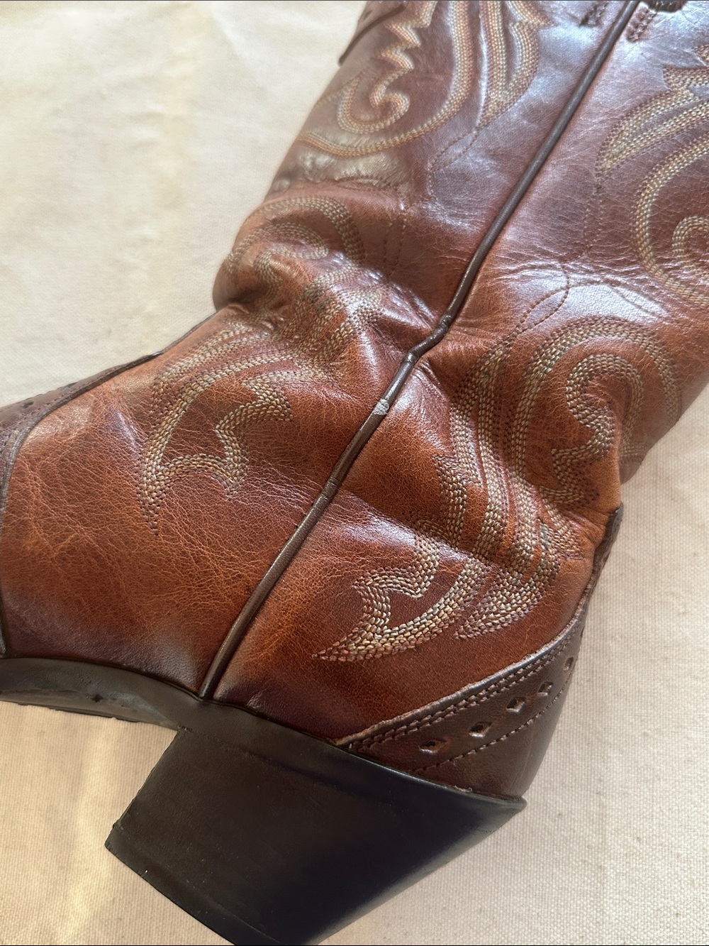 Ariat Heritage Embroidery Snip Toe Cowboy Boots - Picture 9 of 15